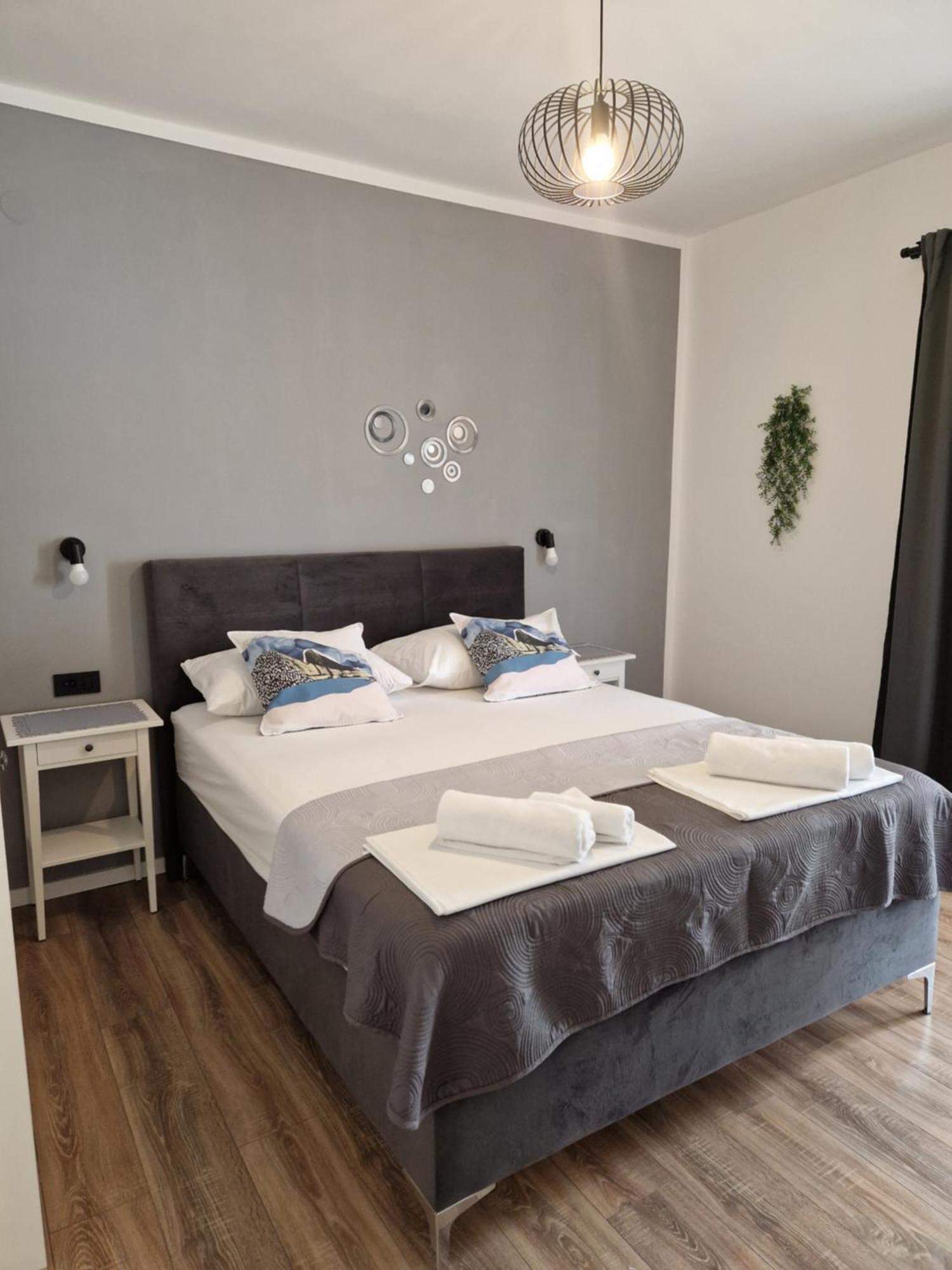 Apartments Jadranka Новалья Экстерьер фото